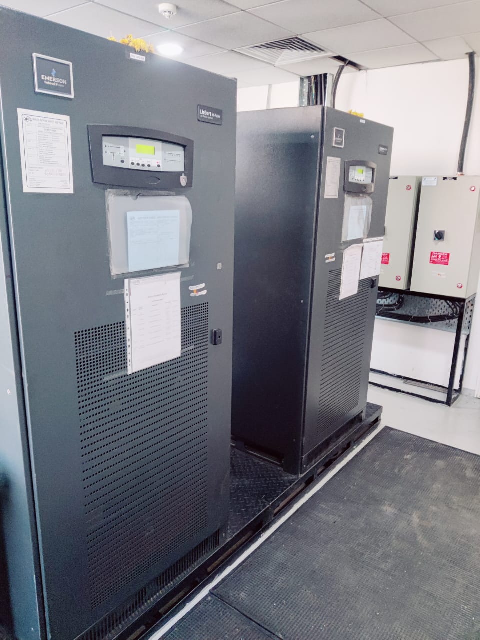 Data center UPS system for critical power backup